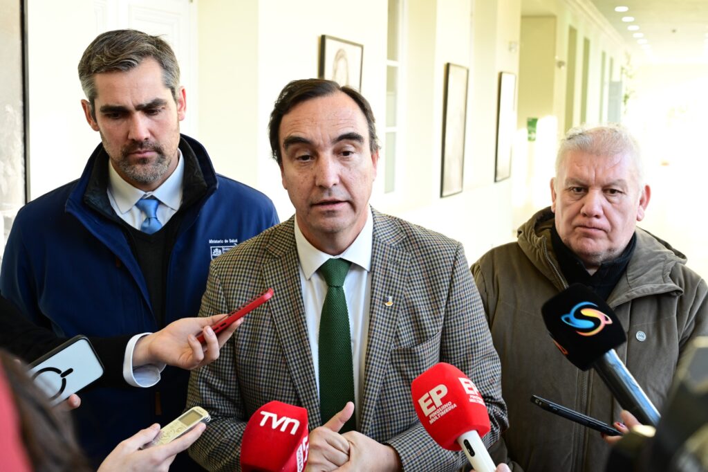 Subsecretario Bernardo Martorell Diálisis Porvenir Convenio GORE Minsal