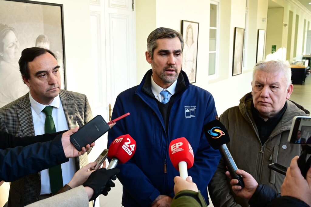Subsecretario Bernardo Martorell Diálisis Porvenir Convenio GORE Minsal